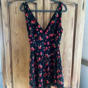 White Fox Black Floral V-Neck Women’s Mini Dress with Red Blossom Print Sz XL